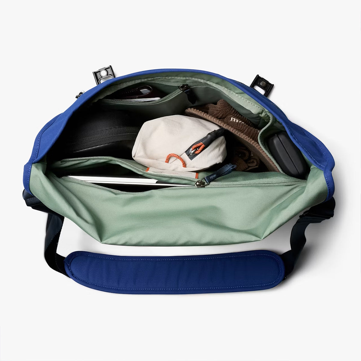 Bellroy Classic Messenger Bag Indigo